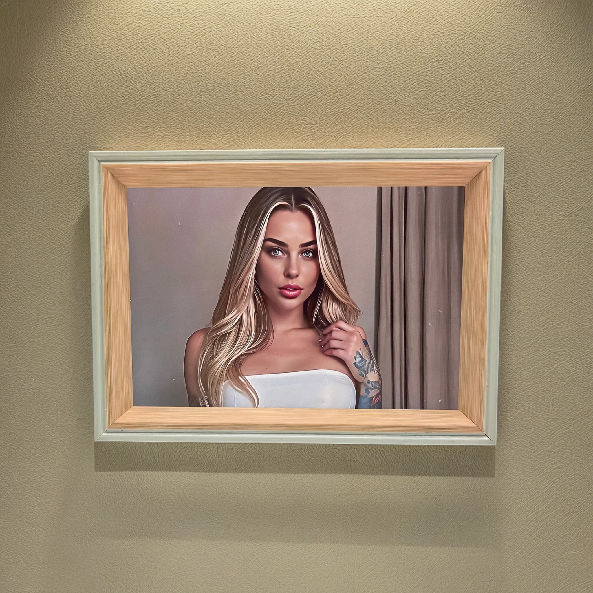 A4 horizontal white&pink frame I Art & Personalized - Image 3